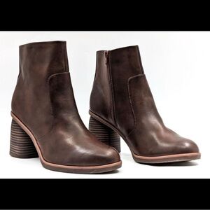 NIB Korks Destiny Boots in Dark Brown size 8